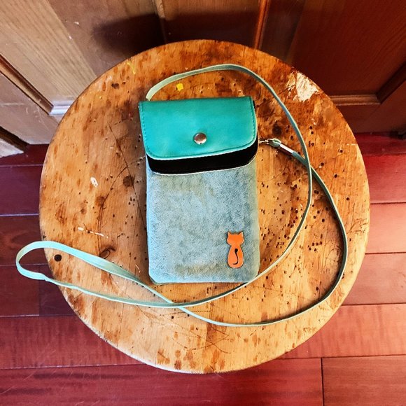 Blue purse with long strap - Picture 1 of 4